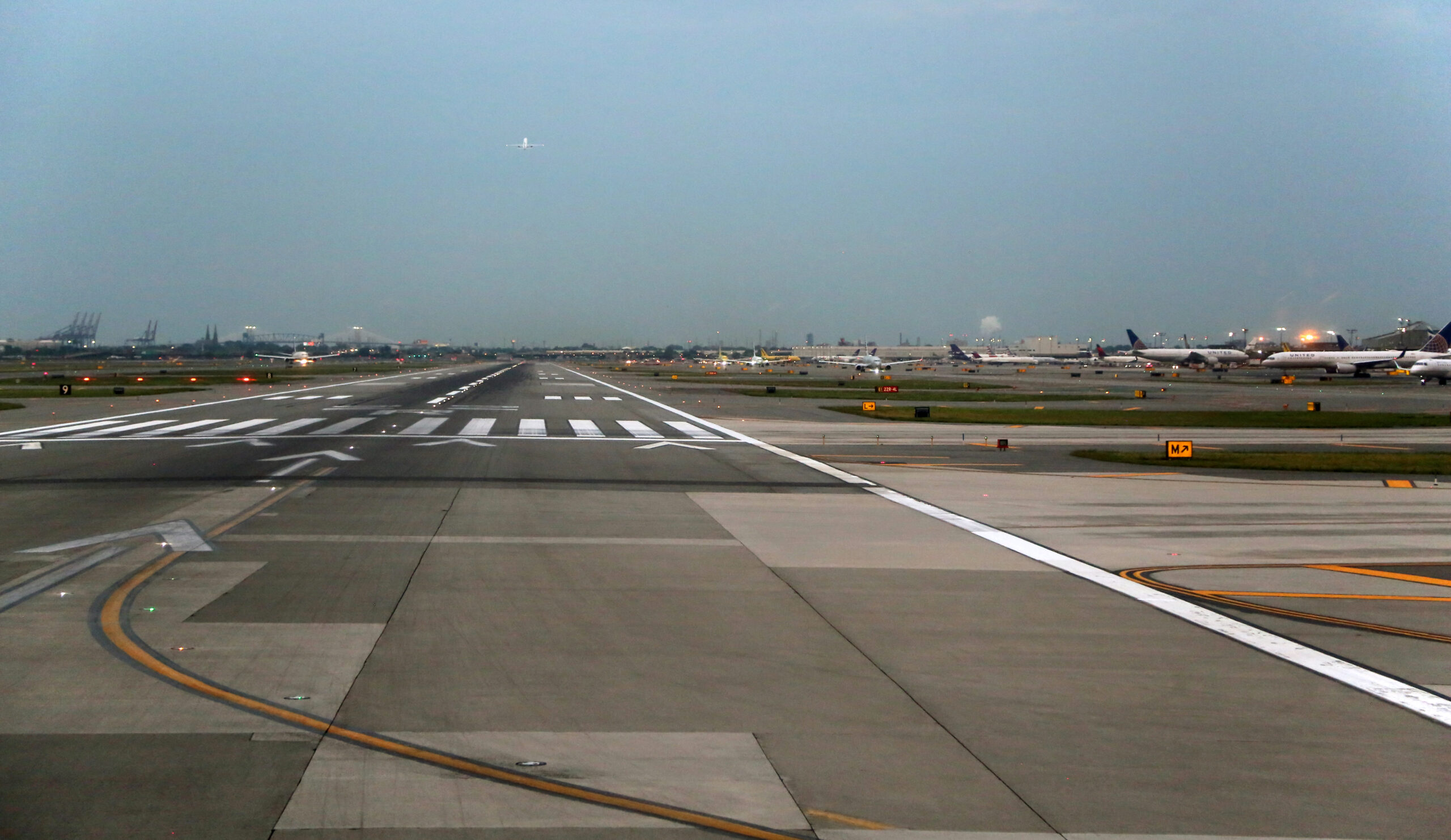 newark airport runway construction