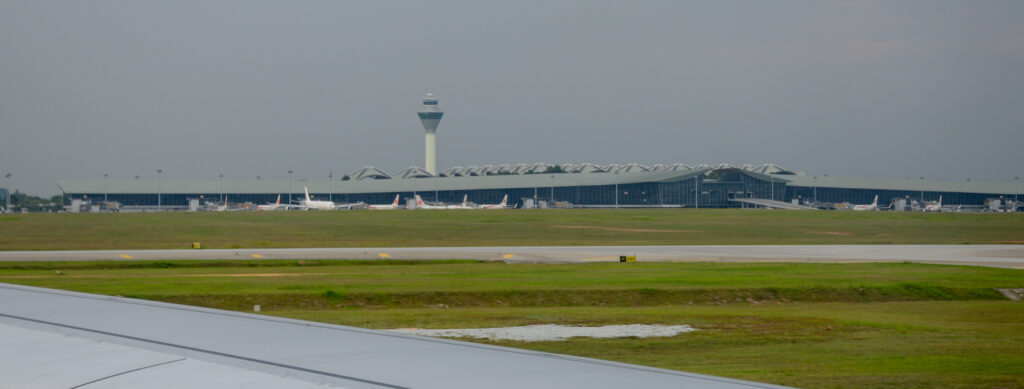 runway 1 KLIA