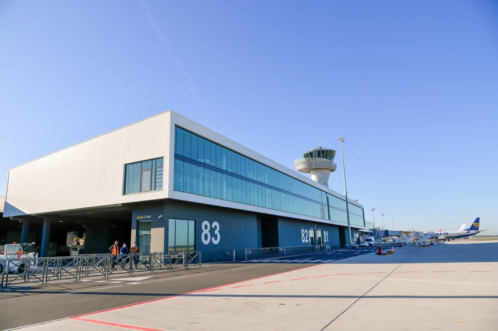 Bordeaux Airport international pier