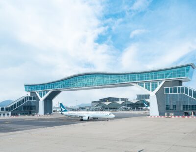 Hong Kong International Airport Opens New Passenger Sky Bridge