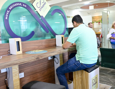 Costa Rica: VINCI Airports Installs Pedal-Powered Phone Chargers