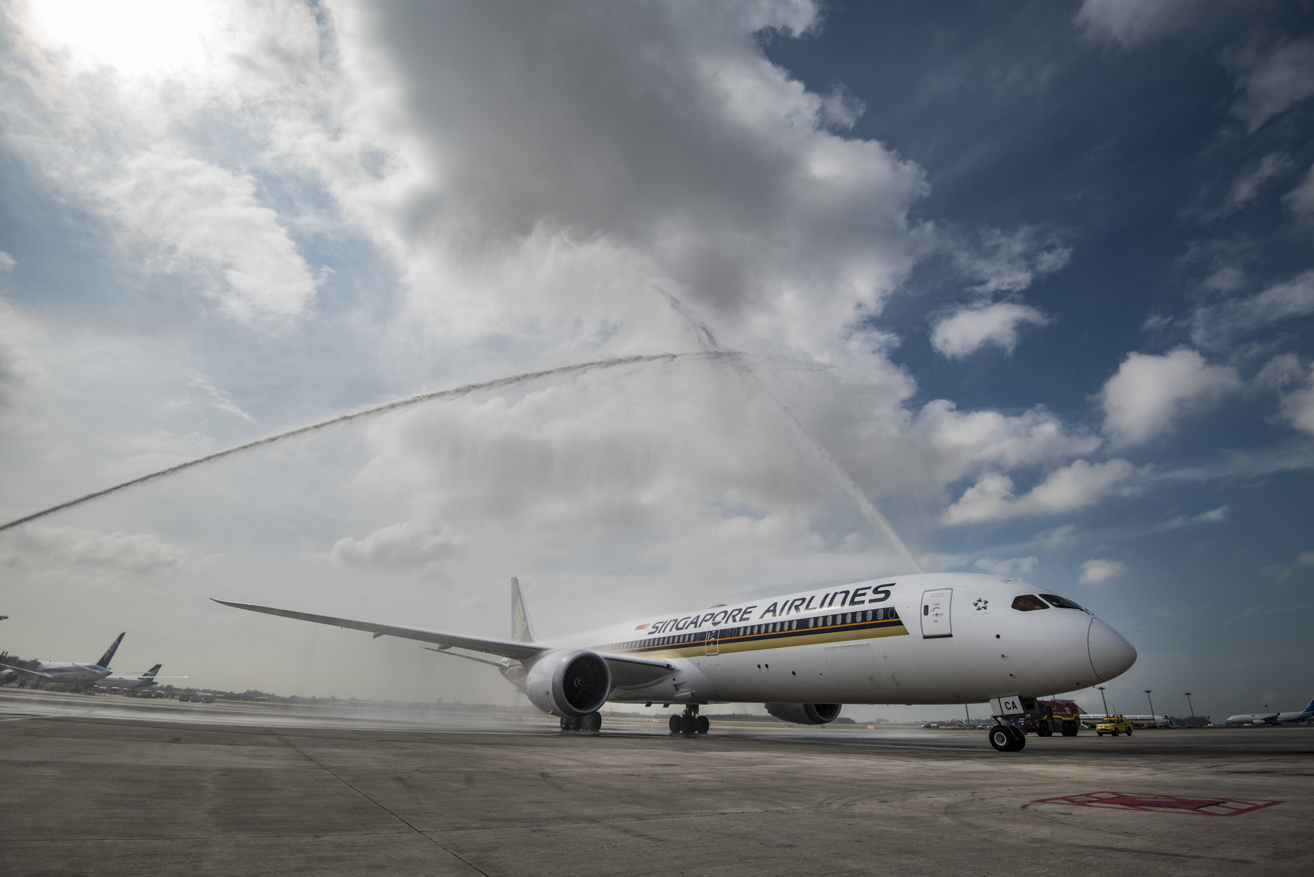 Boeing 787-10 in Singapore Airlines livery