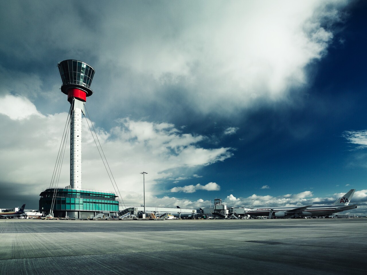 UK hub becomes one of the world’s first airports to trial use of lower carbon concrete
