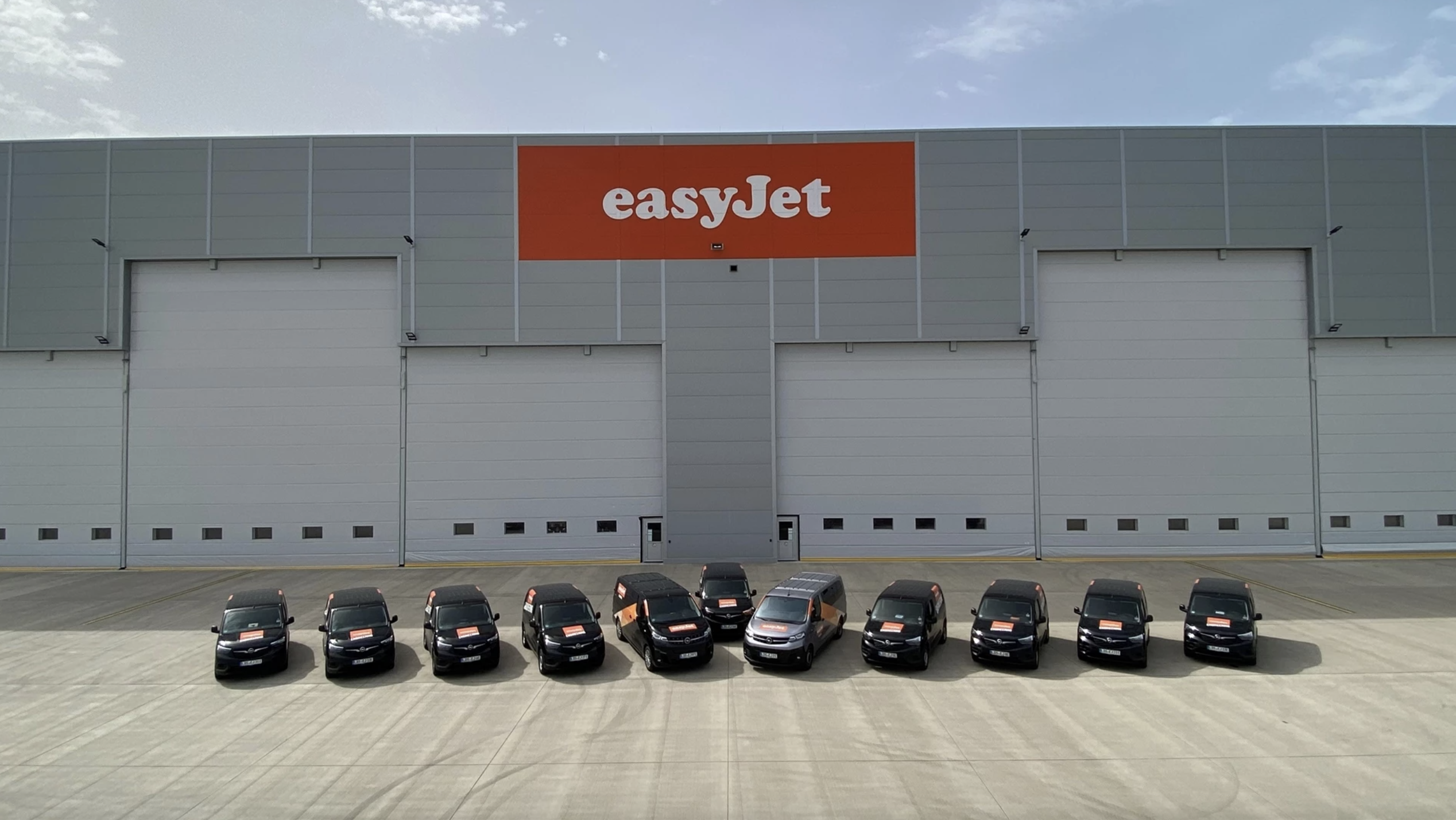 easyJet to save on emissions as it continues its transition to electric maintenance vehicles