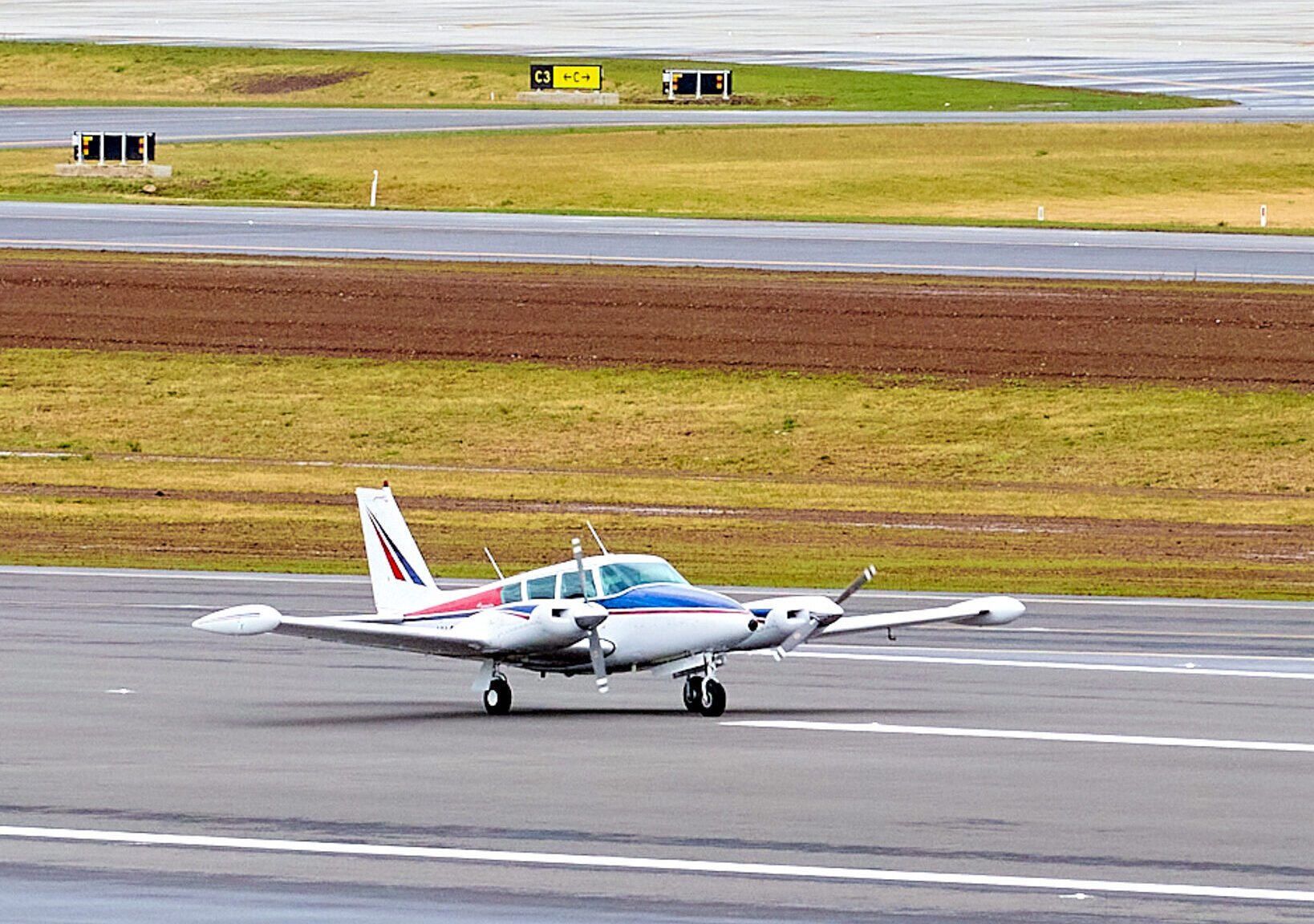 The first aircraft to touch down on WSI's brand-new runway