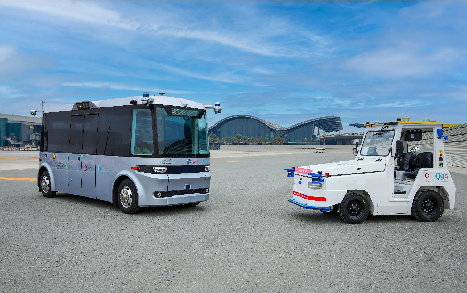 The autonomous bus and autonomous baggage tractor