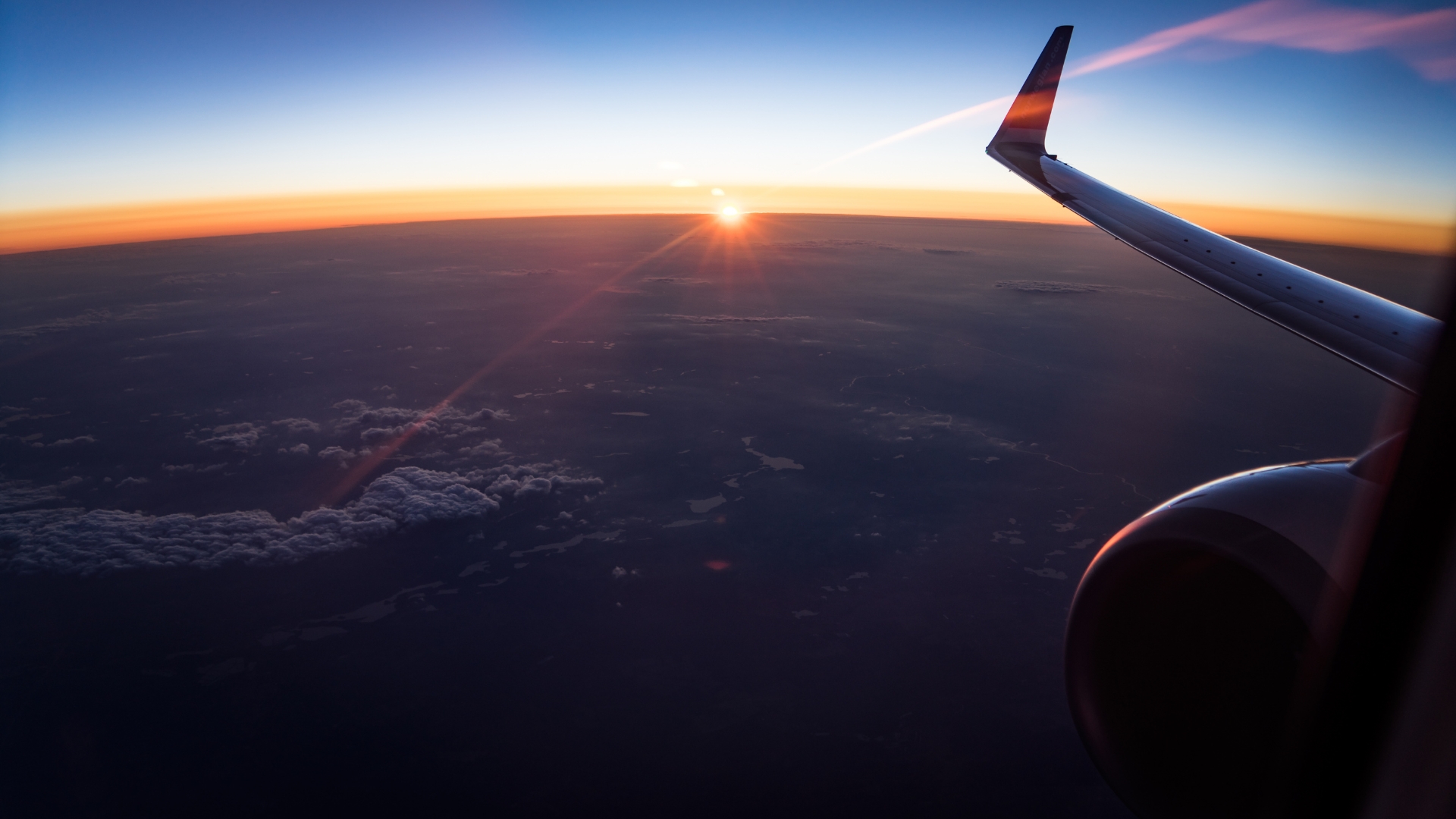 Image of an aeroplane in the sky