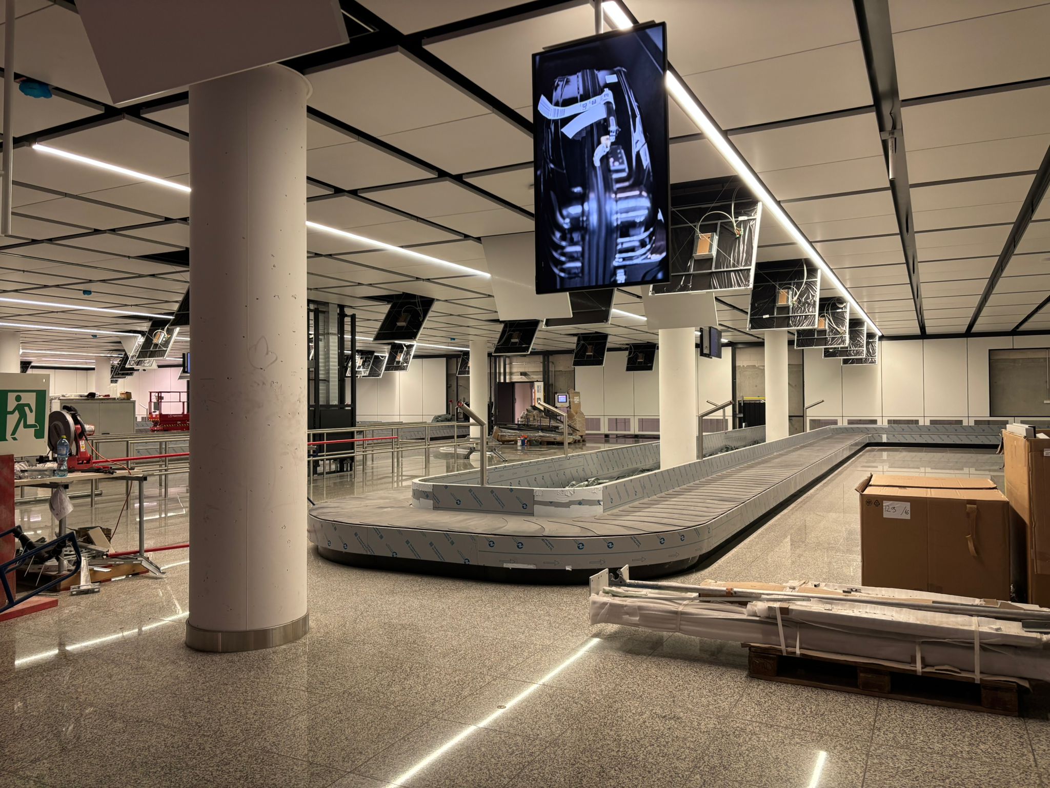 Baggage Carousels in Munich Airport's New Terminal 1 Expansion