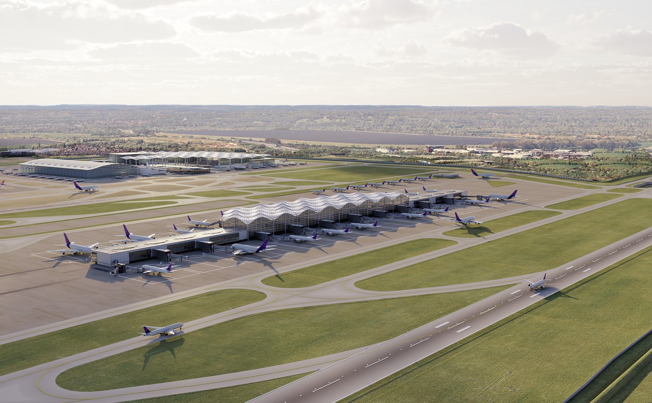Heathrow greenlights work on third runway planning application