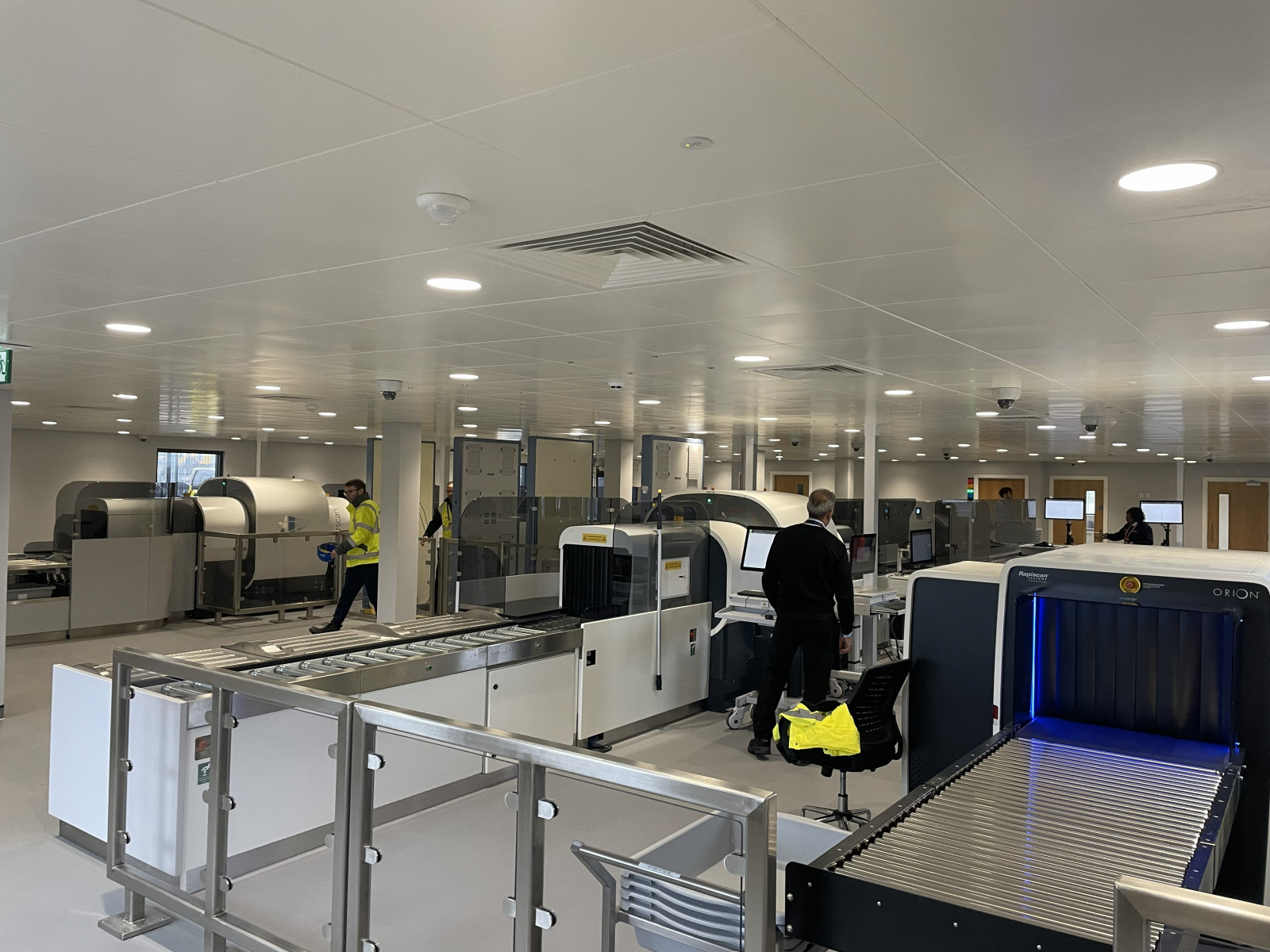 Gatehouses provide security checkpoints onto the airfield for airport staff and personnel from airport partners such as airlines, fuellers, engineers and crews handling baggage and cargo