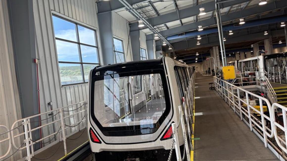 DEN has received the final train car making up the modernisation of the airport's passenger train fleet