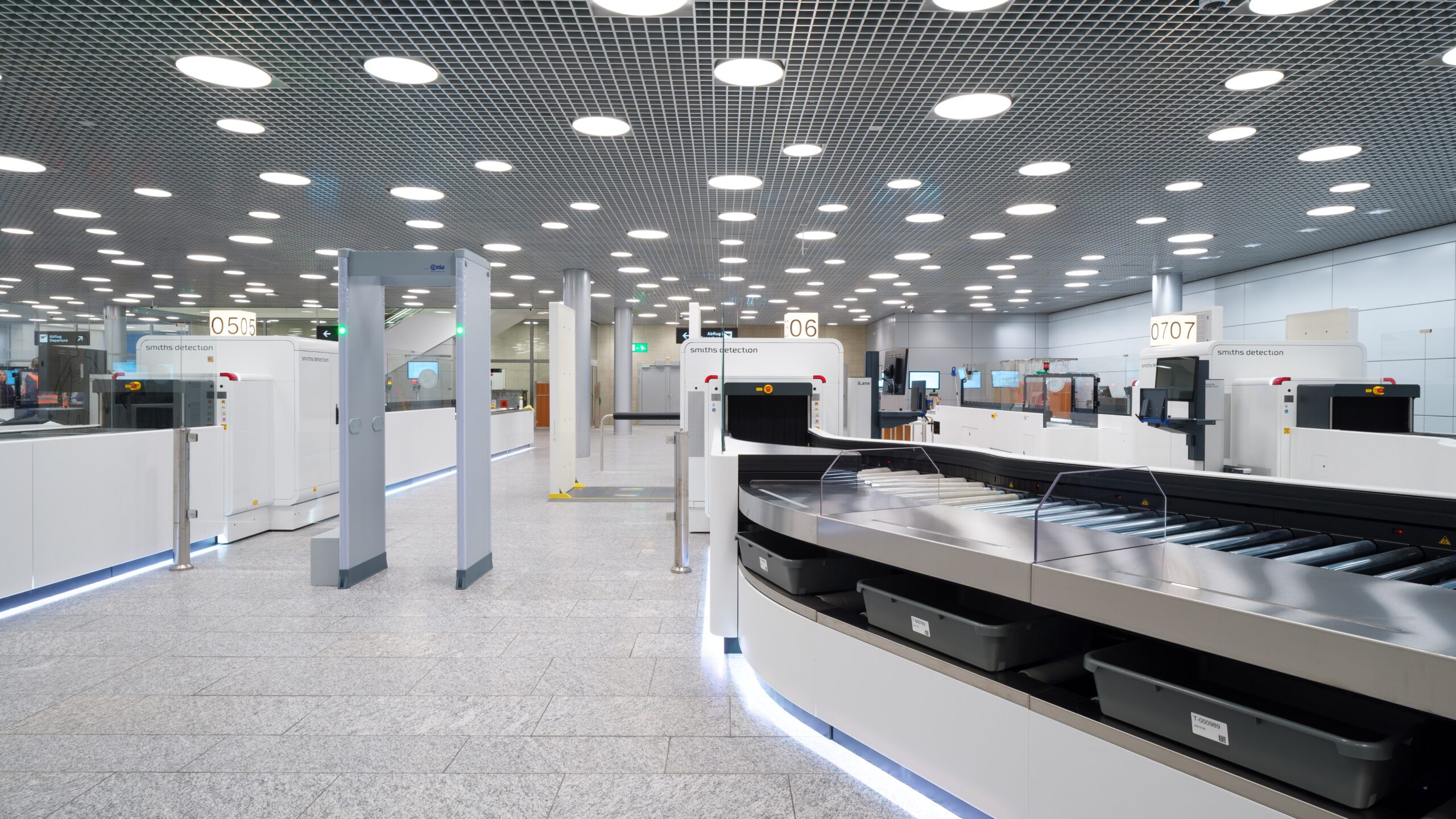 From Friday 26 June, passengers departing Zurich Airport will no longer be required to place liquid containers into plastic bags unless they exceed 2 litres