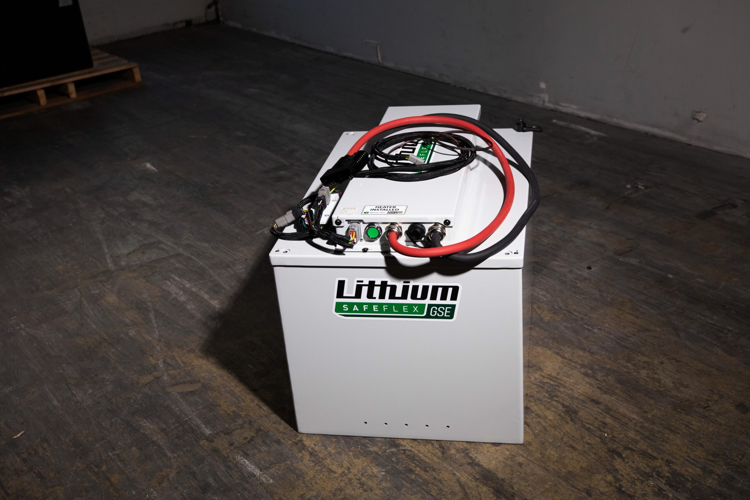Lithium SAFEFlex GSE series battery systems are high cycle life maintenance 
free solutions for industrial vehicles with fully customizable features to fulfill 
the most demanding requirements. 